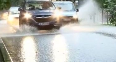 Најмалку петмина загинати во Бугарија, поплави и во Грција и во Албанија