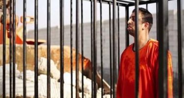 (ВОЗНЕМИРУВАЧКО ВИДЕО) Најбруталниот потег на ИД: Жив запален јорданскиот пилот!