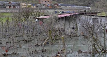 (ФОТО) Поплави ја тресат и соседна Грција