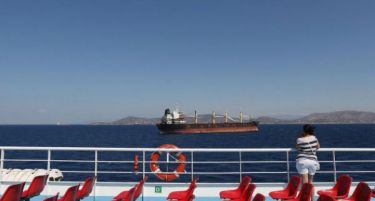 Грција и се закани на Европа со бегалци