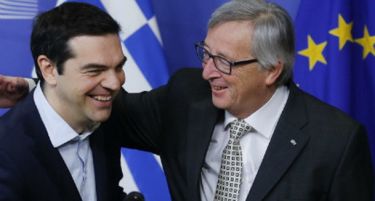 Јункер: Не сакаме Грција да биде исфрлена од еврозоната