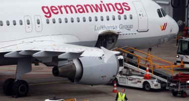 (АУДИО) Протекоа снимките од последната минута на урнатиот авион