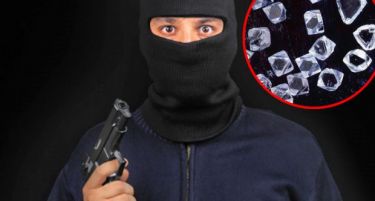 (ФОТО) Во спектакуларен грабеж во Франција, украден накит вреден 9 милиони евра