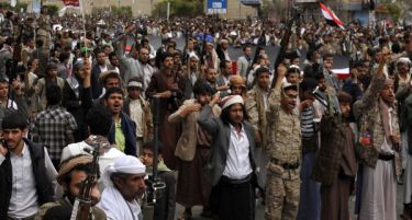 (ВИДЕО) Најмалку 39 жртви во воздушните напади над Јемен