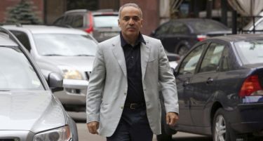 Путин треба да биде отсечен како тумор, повика Каспаров