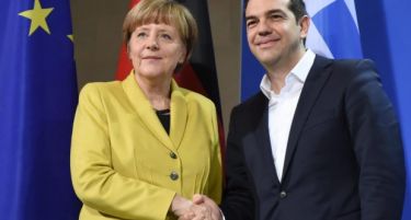 Меркел: Грција не треба да остане без пари
