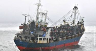 Драма со уште три брода со имигранти