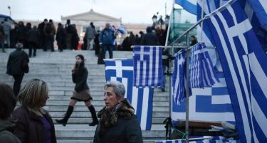 Анкета на Ројтерс: Колкави се изгледите Грција да ја напушти еврозоната?