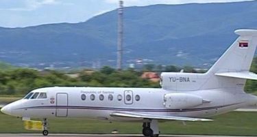 Драма над Јадранот: Авионот на Николиќ кој летал за Ватикан вратен поради дефект