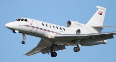 Очевидец: Авионот на српскиот претседател паѓаше како камен