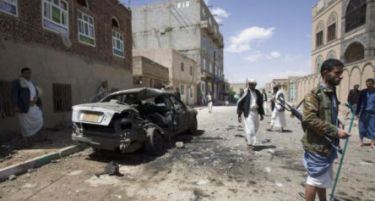 Нови бомбардирања во Јемен и покрај крајот на операцијата