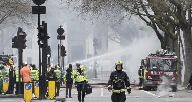 (ВИДЕО) Над 2000 лица евакуирани поради голем пожар во центарот на Лондон