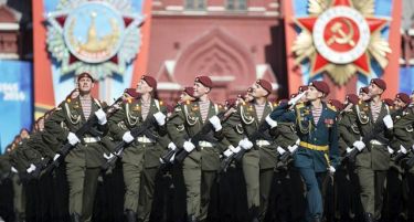 Војската на Србија ќе маршира на парадата во Москва