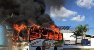 Тројца мексикански војници загинаа откако нивниот хеликоптер беше соборен