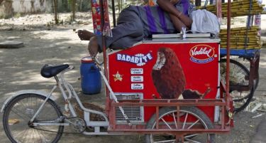 Над 1.700 лица починаа од горештините во Индија