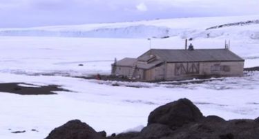 (ВИДЕО) Пронашле куќа на крај на светот: Кога влегле внатре не им верувале на очите