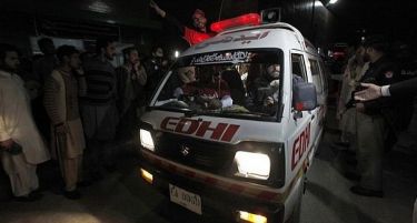 Хеликоптер со дипломати се урна во училиште во Пакистан