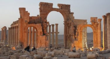 (ФОТО) “Исламската држава” напредува кон античкиот град Палмира