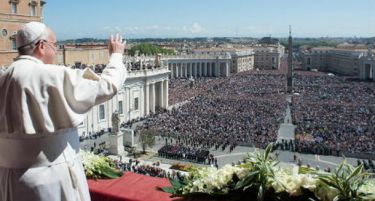 Папата се пофали дека не гледал телевизија веќе 25 години