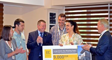 Менаџерите не се раѓаат како лидери, лидерството се учи-заврши натпреварот во бизнис студија на случај 2015