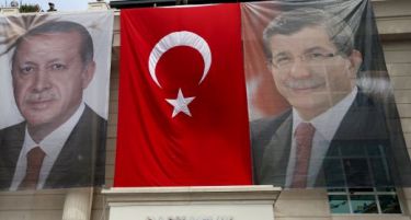 Ердоган му го доделува мандатот на Давутоглу за формирање на влада