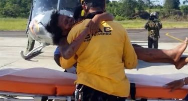 (ВИДЕО) Мајка и бебе преживеале 5 дена во џунгла во Колумбија по авионска несреќа