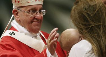 Папата ќе џвака кока во Боливија