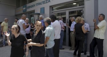 Грчките банки остануваат затворени до четврток