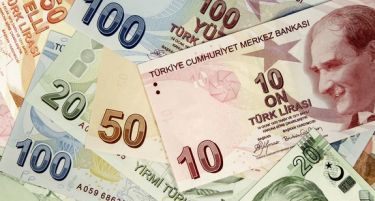 Пад на турската лира, инвеститорите бегаат од Турција