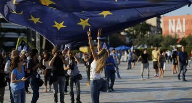 Кредиторите и грчката влада преговараат во Атина