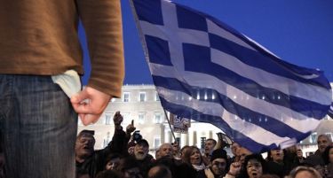БАНКРОТ: Грција не го плати долгот кон ММФ, мора да ја напушти еврозоната!