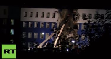 (ВИДЕО) Покрив падна врз руски војници: Загинаа 18 лица, се стравува дека има уште жртви!