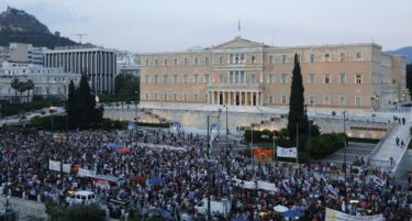 Атина денеска гласа за вториот пакет на мерки