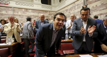 Алексис Ципрас капитулира пред кредиторите, ги усвои суровите реформи!