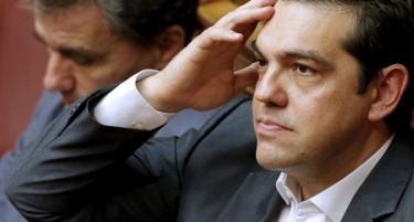 Во Атина се очекуваат промени во кабинетот и избори