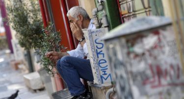 Графикa на денот: Полоша ли е кризата во Грција од Големата депресија во САД?