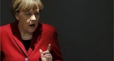 Меркел на самитот на Еврозоната: Помошта за Грција нема да е по секоја цена