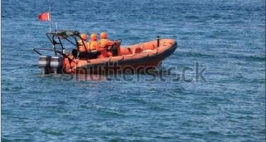 Брод со 200 мигранти заталкал во Средоземното Море