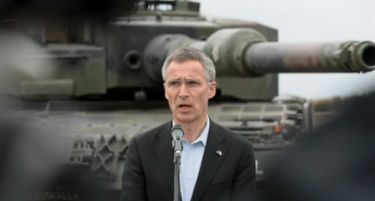 НАТО ја повикува Грција да не ги намалува воените трошоци