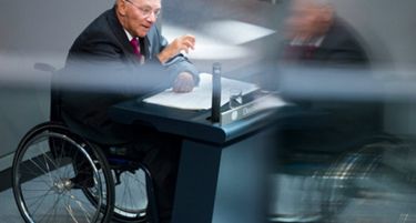 Шојбле и нудел 50 милијарди евра на Грција да ја напушти еврозоната