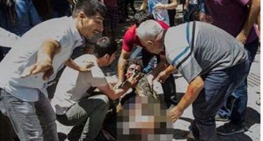 Протестите во Турција се закана за мирот со Курдите