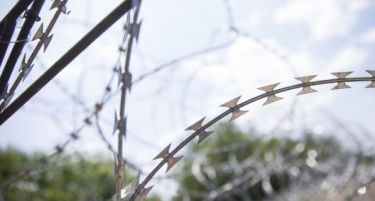 Турција гради модуларен ѕид долж границата со Сирија