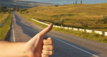 Патувате со автомобил во Грција? Не качувајте автостопери!