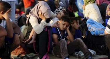 Полицијата во Грција користела светлосно-звучни гранати врз имигрантите