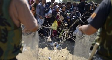 1000 мигранти се степаа на границата помеѓу Грција и Македонија