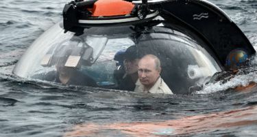 Путин ја разгледа и подводната територија на Крим