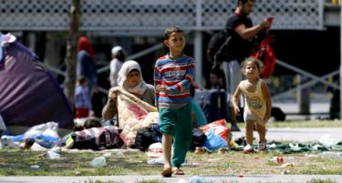 НИ СЕ ЗАКАНУВА ХУМАНИТАРНА КАТАСТРОФА: Бегалците во опасност од зима, грип и зарази!