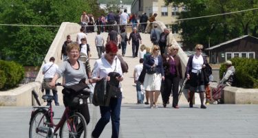 НОВИТЕ МЕРКИ НА ВЛАДАТА НА УСТАВЕН: Буџетот се полни, граѓаните осиромашуваат!