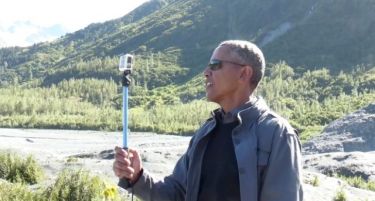 (ФОТО) Барак Обама со селфи стап зад арктичкиот круг