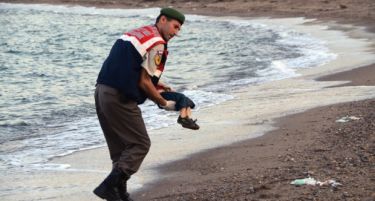 ПОТРЕСНА ИСПОВЕД на таткото на удавените бегалци: „Човештвото потона, Европа занеме од срам“!